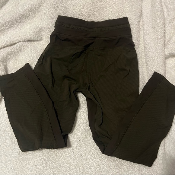 LULULEMON DANCE STUDIO CROP 25” DARK OLIVE SIZE 2 - Picture 8 of 10